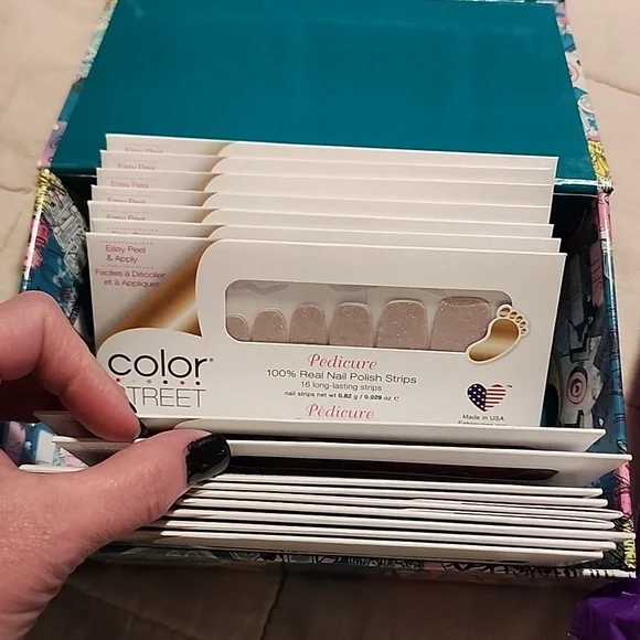 Color Street - Picture 4 of 4